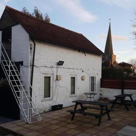 Swan Inn, Heathrow Airport ستانويل المظهر الخارجي الصورة